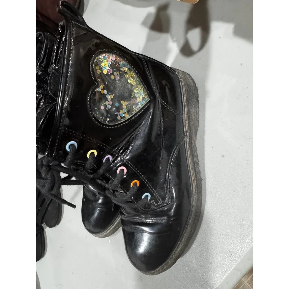 The Childrens Place Girls Black Patent Heart Sequin Combat Boots Size 2 Kids